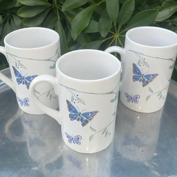 Vintage Winnie the Pooh mugs - Picture 4 of 12